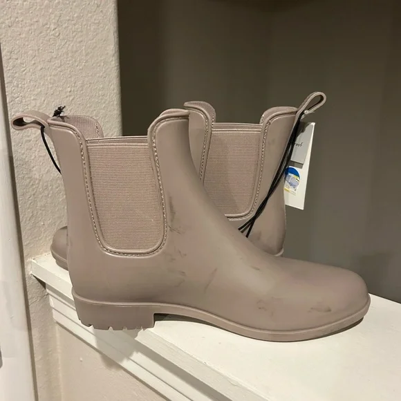 A New Day Chelsea Rain Boots Women's US 7 Taupe Waterproof Round Toe Slip On - Picture 5 of 10